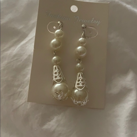 Pearl Choker with Ribbon Ties - Picture 5 of 5